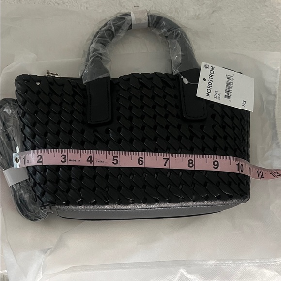 NWT URBAN
EXPRESSIONS
HANDBAGS
Woven Tote Bag Elegant Black Woven,(crossbody) - Picture 13 of 15